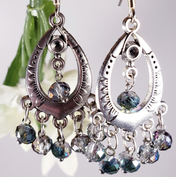 Earrings - Picture 1 of 2